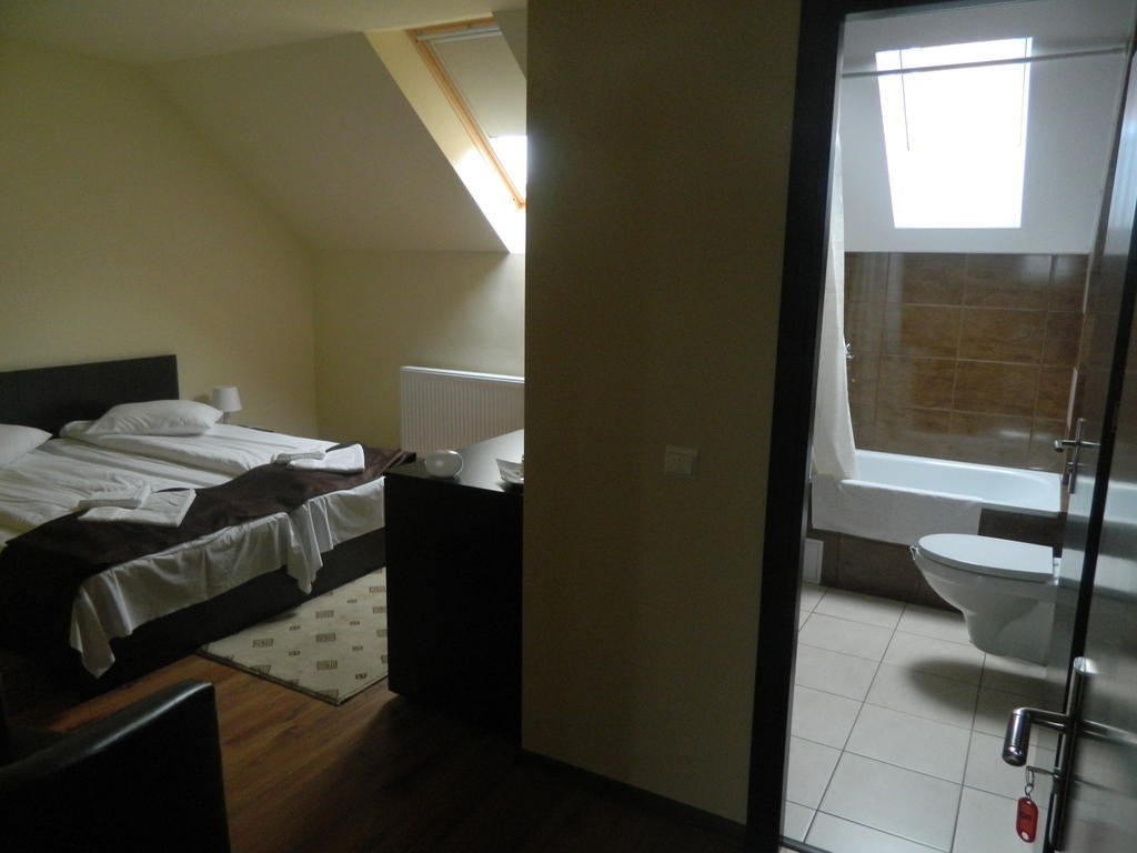 Pensiunea Casa Cu Flori Cisnădioara Exterior foto
