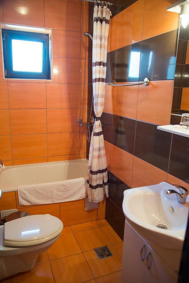 Pensiunea Casa Cu Flori Cisnădioara Exterior foto